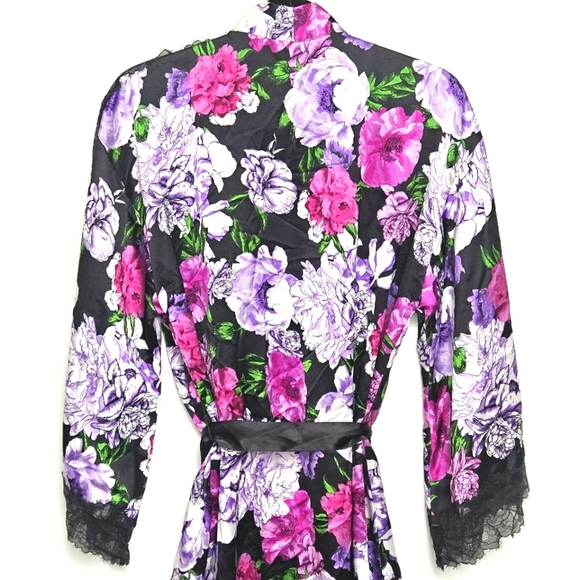 Victoria’s Secret XS Floral Lavender Purple Lace Kimono Sleeve Belt Satin Robe - Picture 13 of 14